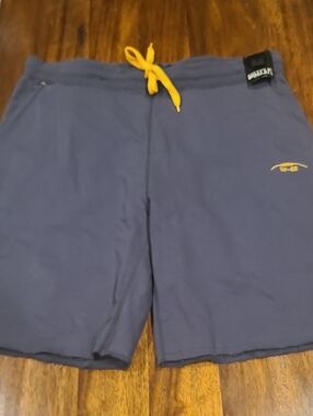 Men's Bailey's point crew Terry cloth shorts Size XL.  New